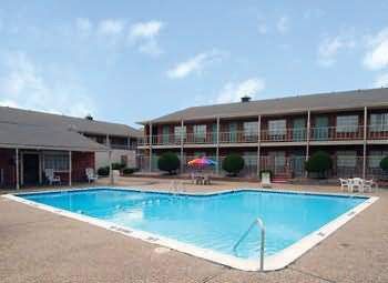 Americas Best Value Inn And Suites North 法默斯布兰奇 外观 照片