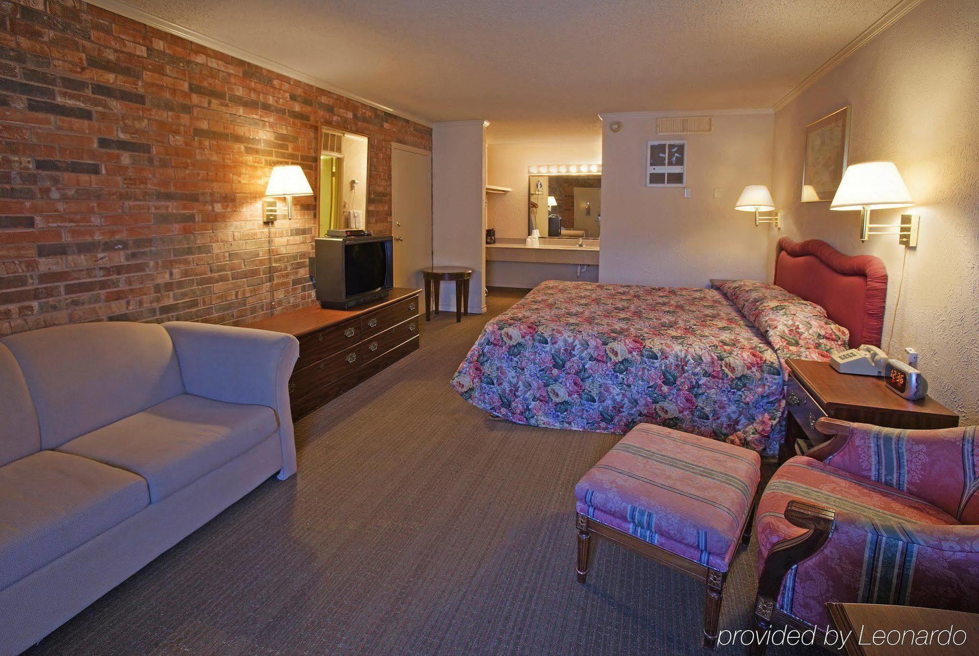 Americas Best Value Inn And Suites North 法默斯布兰奇 客房 照片