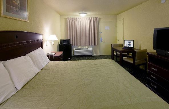 Americas Best Value Inn And Suites North 法默斯布兰奇 外观 照片