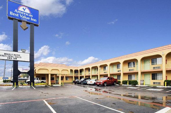 Americas Best Value Inn And Suites North 法默斯布兰奇 外观 照片